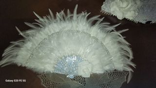Abanico plumas blanco piedras boda Gitana