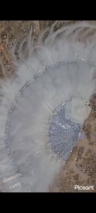 Abanico plumas blanco piedras boda Gitana