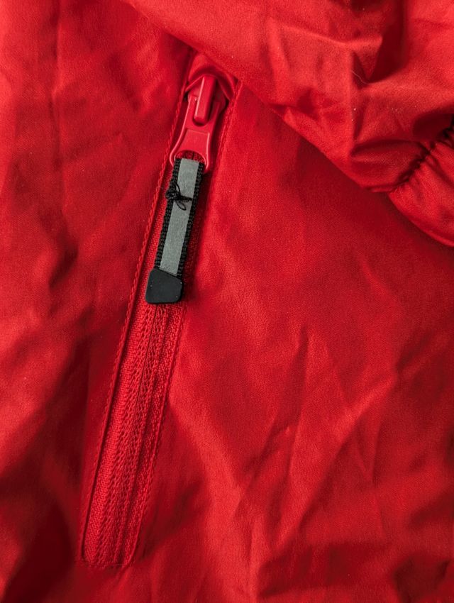 Chaqueta roja Neak Peak niño