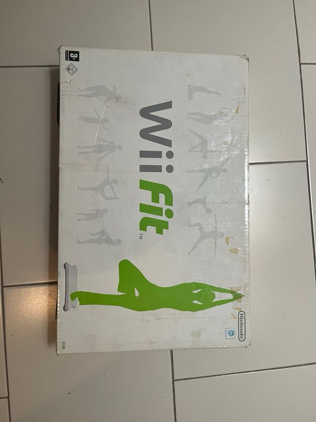 Wii Fit Plus - Nintendo Balance Board