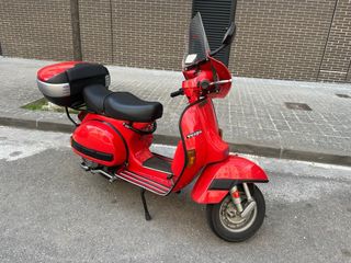 Vespa 200cc roja - 200E (1981)