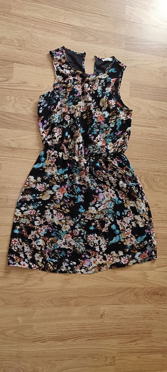 Vestido floral negro