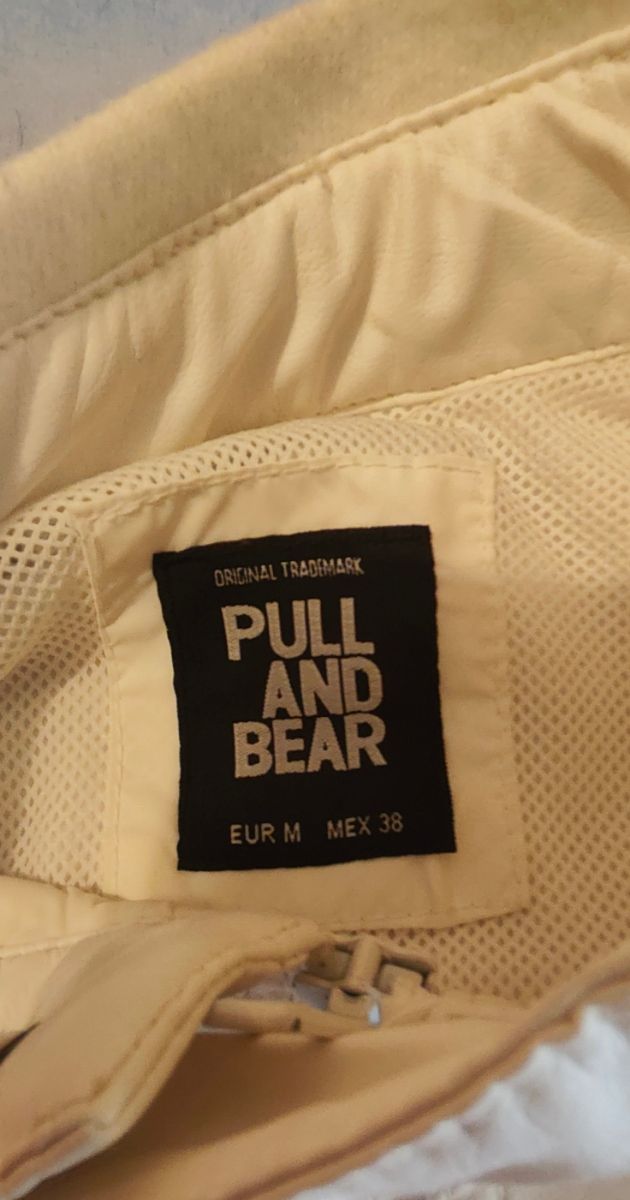 Cazadora Pull & Bear blanca - M