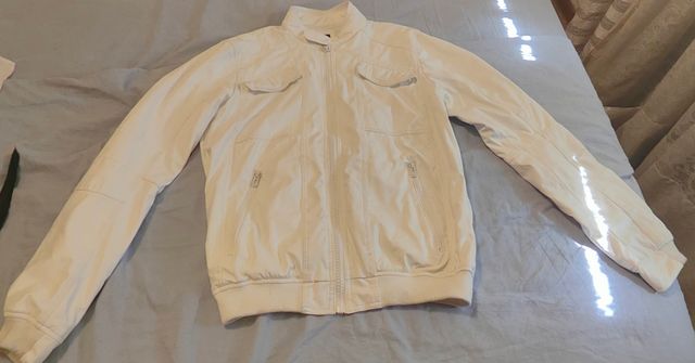 Cazadora Pull & Bear blanca - M