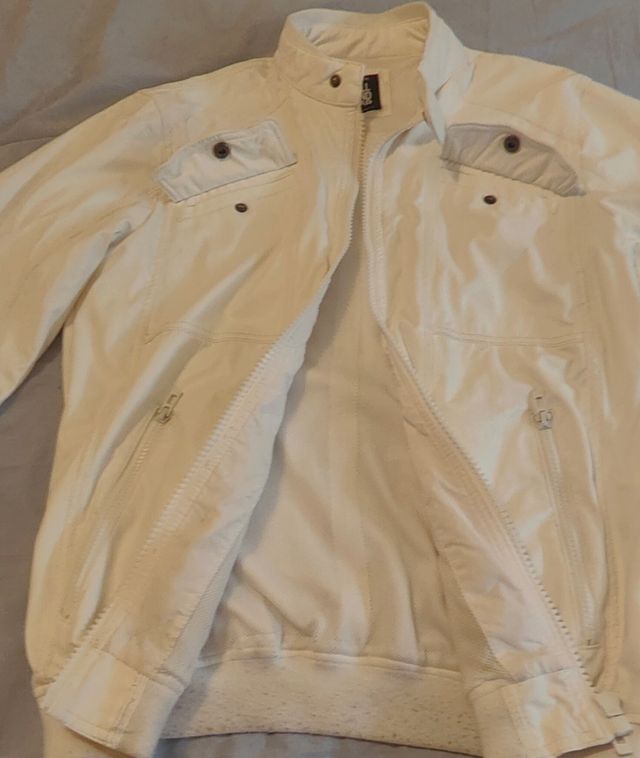 Cazadora Pull & Bear blanca - M