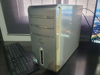 Ordenador de sobremesa +teclado +ratón 