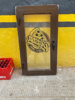 Ventana aluminio marrón 115x63cm