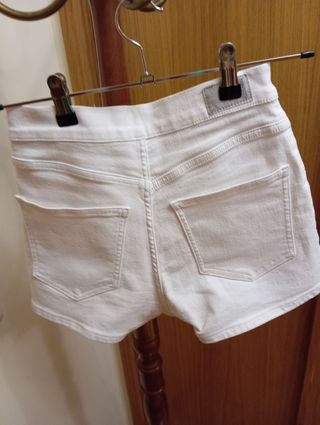 Shorts blancos tiro alto
