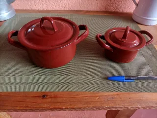 Caffettiere e pentole in alluminio e smalto