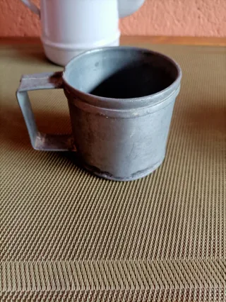 Caffettiere e pentole in alluminio e smalto