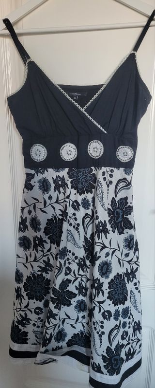 Vestido blanco y negro estampado
