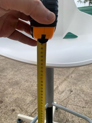 Silla oficina giratoria blanca con amortiguacion