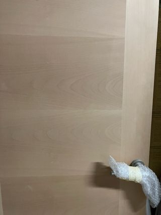 Puerta de madera maciza