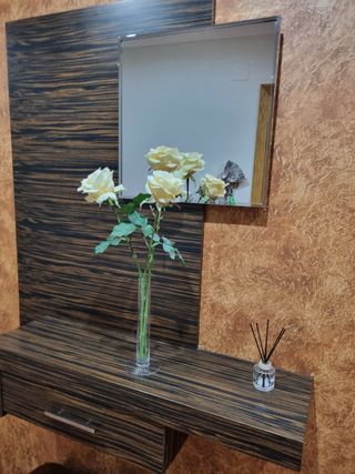 Mueble recibidor madera oscura