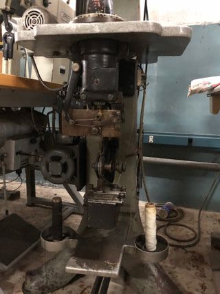 MÁQUINAS INDUSTRIALES PARA COSER CUERO