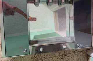 Mueble baño con espejo y luz