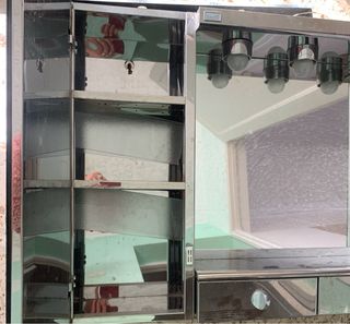 Mueble baño con espejo y luz