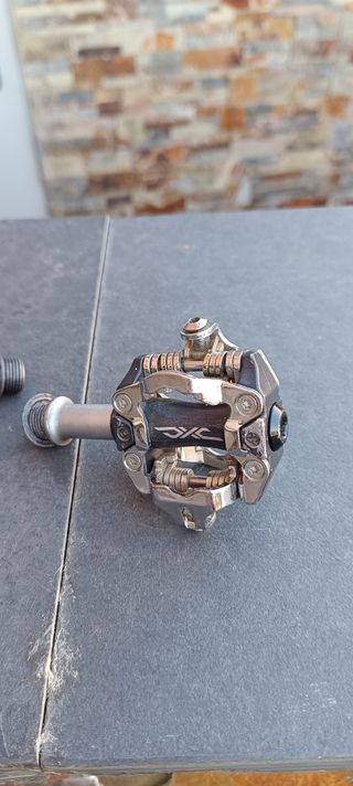 Pedales marca DXC Pedal-MTB.