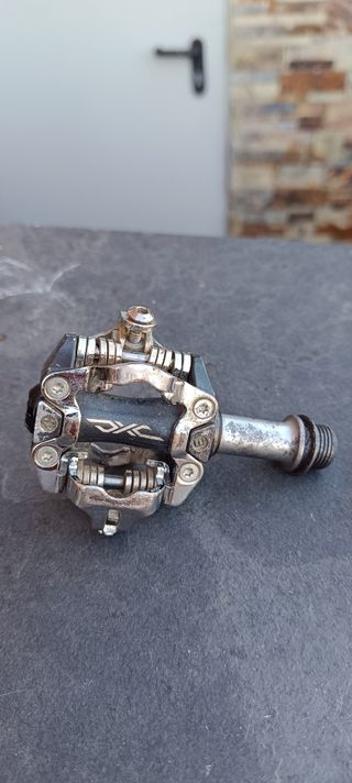 Pedales marca DXC Pedal-MTB.
