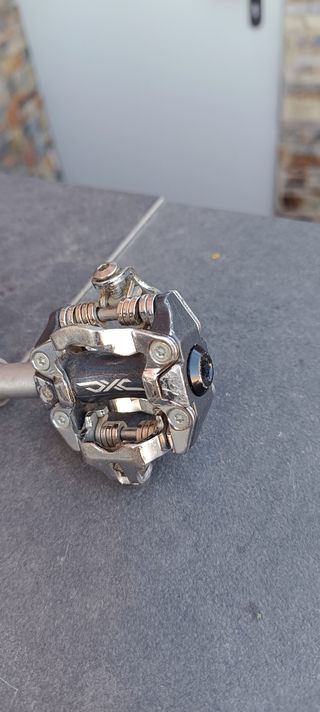 Pedales marca DXC Pedal-MTB.