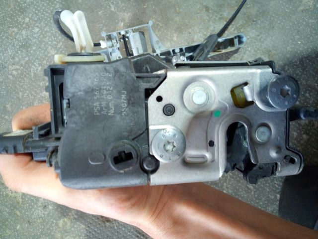 Cerradura puerta trasera Peugeot 308