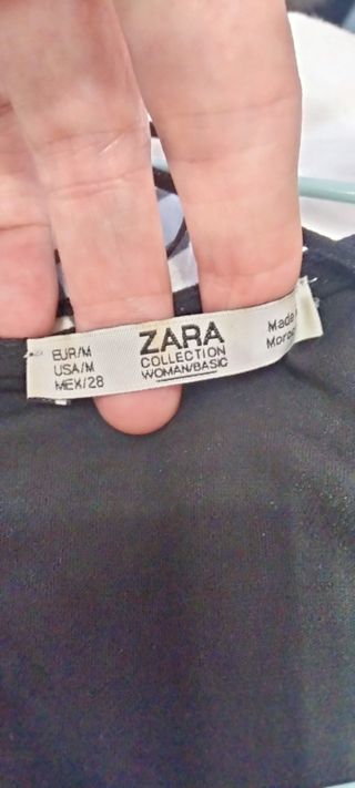 Blusa negra anudada