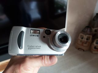 Sony Cyber-shot DSC-P71 - 3.2MP