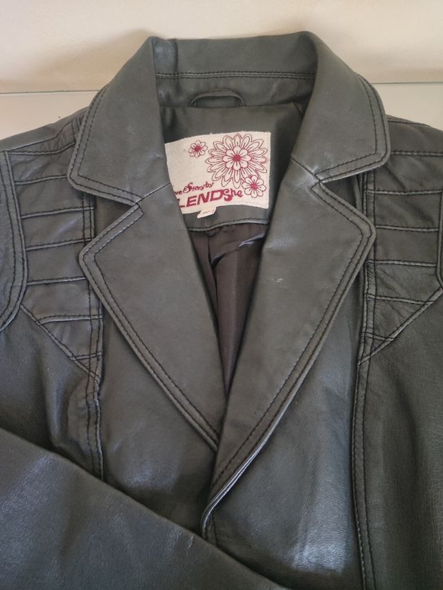 Chaqueta negra Love Moschino