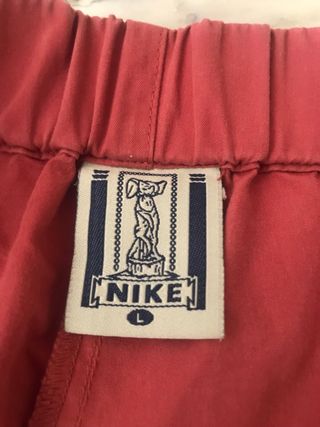 Shorts Nike color rojo