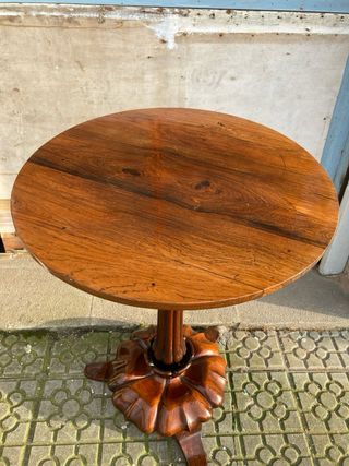 Mesita madera antigua