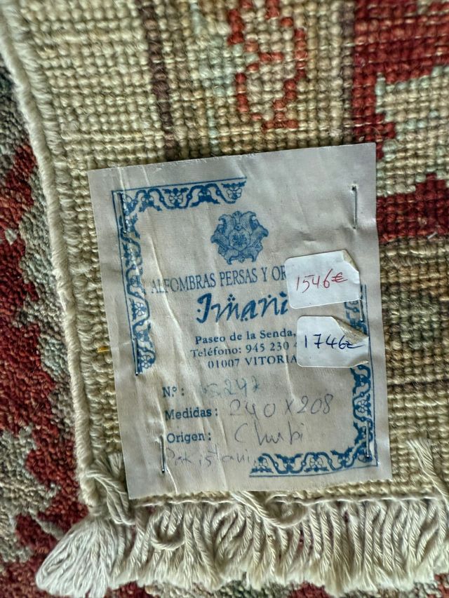Elegante Alfombra Pakistaní hecha a mano 240x208cm