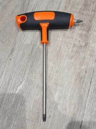 Skate Nomad usado 2 meses, con desatornillador