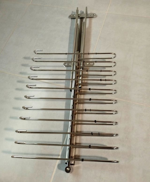 Percha telescópica extensible para armario