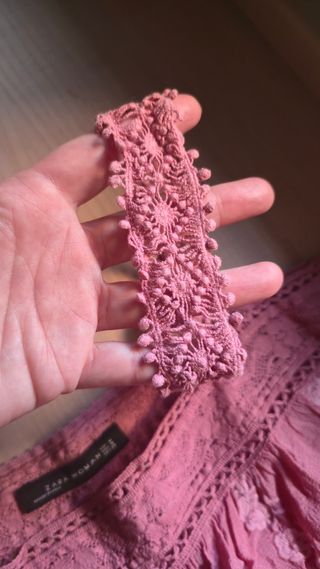 Top Zara rosa - flores bordadas