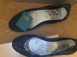 Zapatos de vestir de plástico