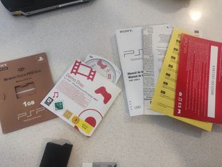 PSP 1004 negra - Completa con caja