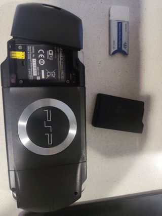 PSP 1004 negra - Completa con caja