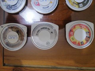 Lote de Juegos PSP Variados - 18 UMD