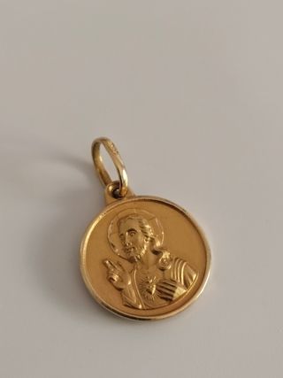 Cadena con medalla de oro 18 kt