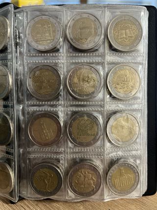 Monedas 2€: 35 Monedas Conmemorativas 115€