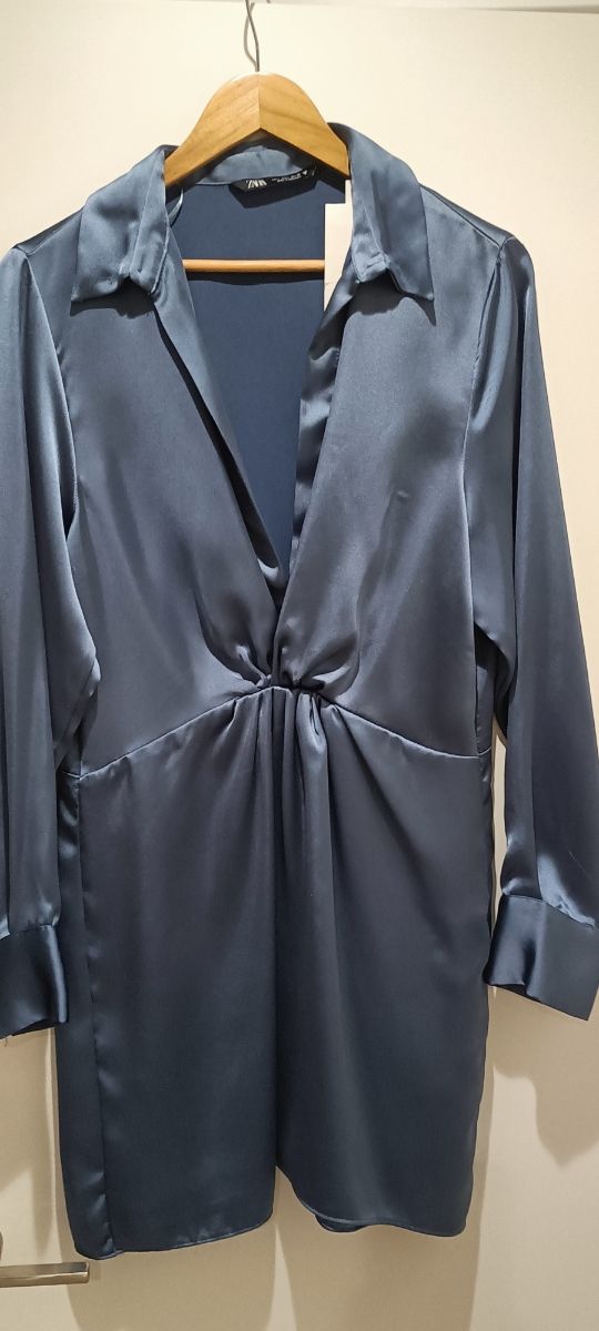 Vestido Zara azul corto raso