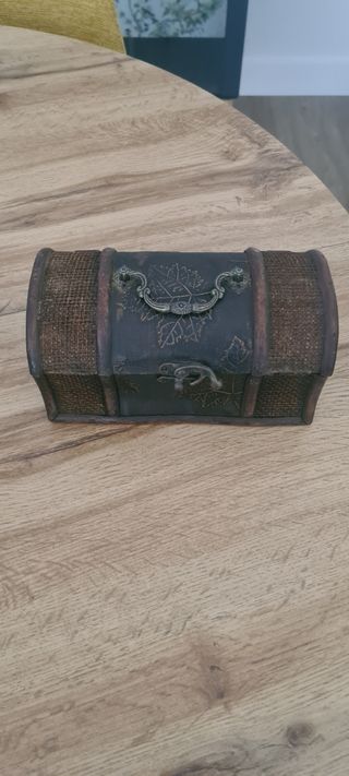 Cofre madera antiguo