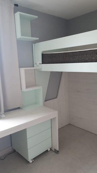 Cama alta con escritorio - juvenil