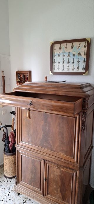 Escritorio antiguo de antes SXX, madera de caoba,