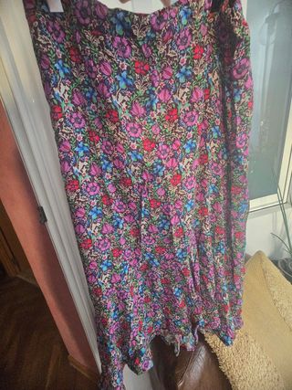 Falda midi flores Mango