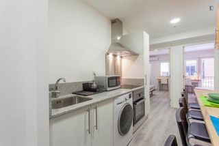 Habitación amueblada - piso tranquilo