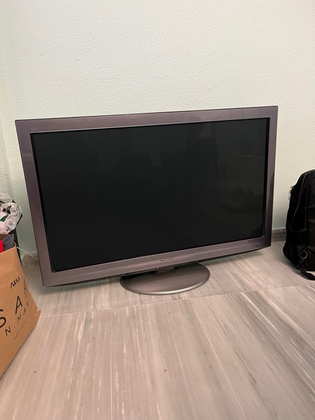 TV Panasonic 42" - Gris plata