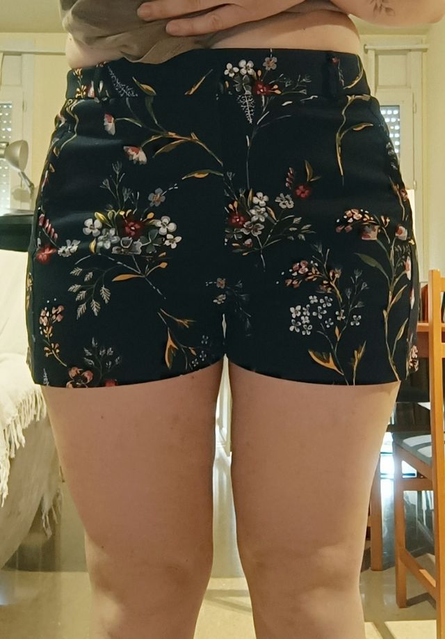 Shorts estampados flores - Talla 42