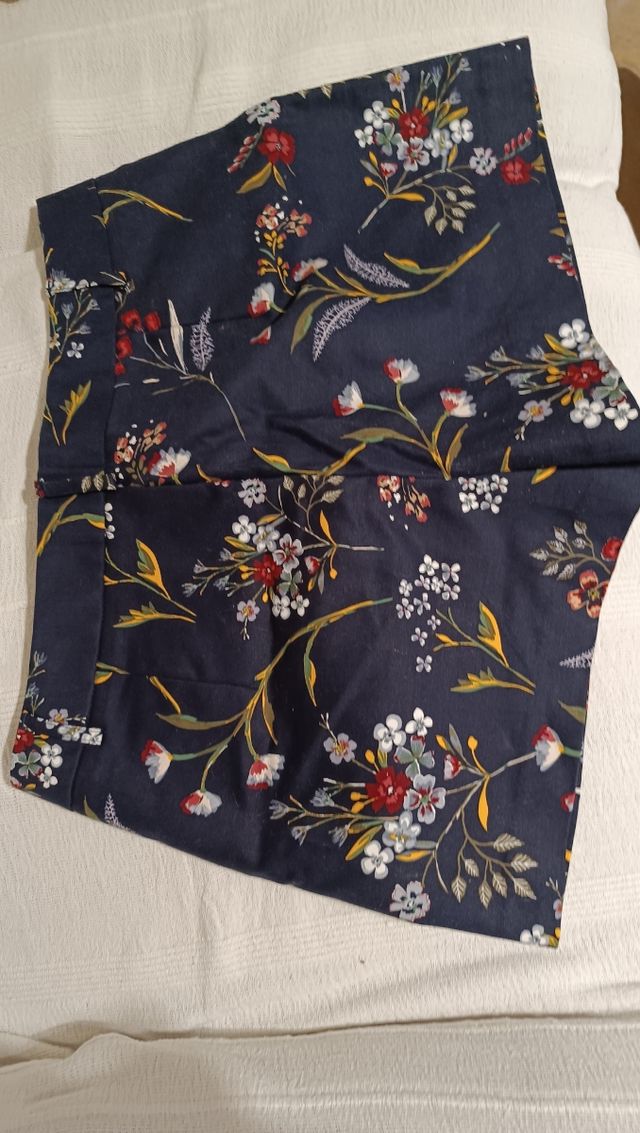Shorts estampados flores - Talla 42