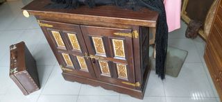 Aparador clásico madera y metal